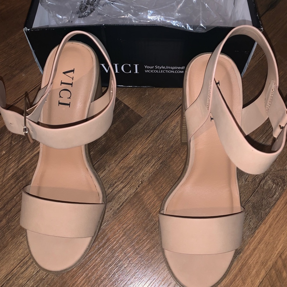Vici cooper block heel sandal size 8 new